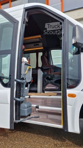 Minibus MERCEDES-BENZ 2 x 517 Lord Comfort XXL Lagerfahrzeug 23 SS