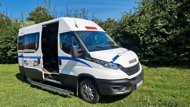 Microbuz IVECO Daily C35 M1 9 Sitzer sauberes Fahrzeug