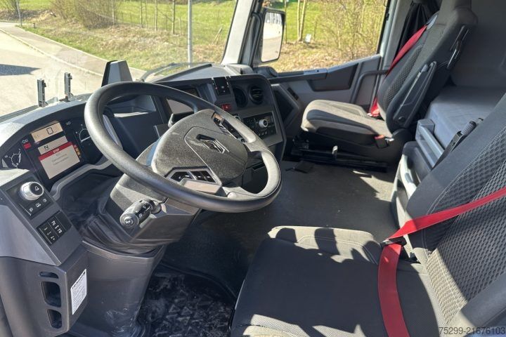 Standardni tegljač Renault T460 4x2 Retarder / Swiss-Vehicle