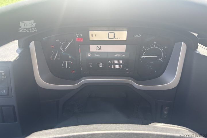 Standardni tegljač Renault T460 4x2 Retarder / Swiss-Vehicle