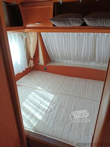 Caravana Hobby Excellent 440SF