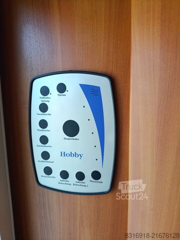 Caravana Hobby Excellent 440SF