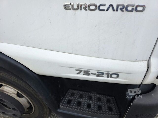 Transporter mit Koffer IVECO 75-210 Koffer + LBW, Klima, Kamera