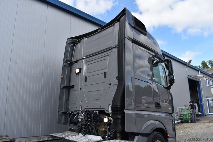 Стандартный седельный тягач MERCEDES-BENZ Actros 1863 LS GIGA Retarder TOP  1'661h Stunden