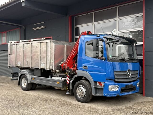 Szarvasmarha-szállító teherautó MERCEDES-BENZ Atego 1524 Kadaver FASSI Kran Kipphydr. Klima