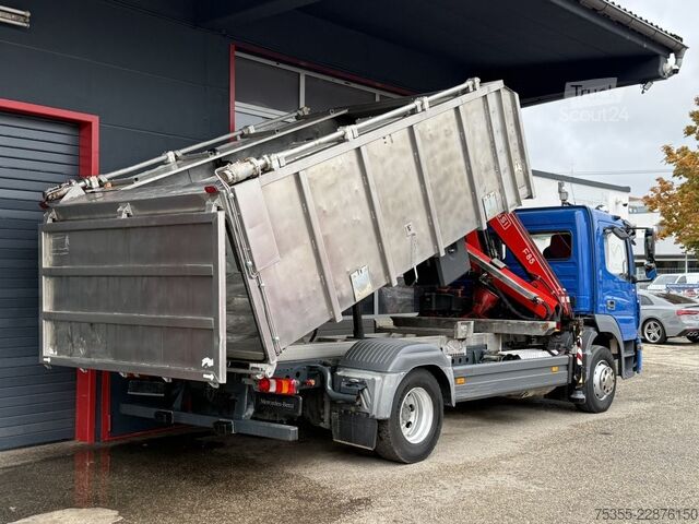 Szarvasmarha-szállító teherautó MERCEDES-BENZ Atego 1524 Kadaver FASSI Kran Kipphydr. Klima