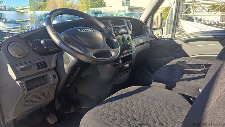 Autocarro con cassone fisso Iveco Daily 35