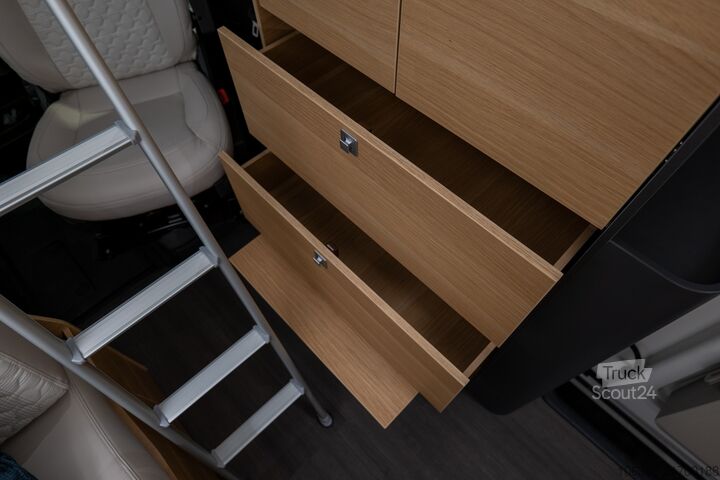 ADRIA CORAL XL AXESS 600 DP - SPEED EDITION MANSARDATO GEBRAUCHT ADRIA CORAL XL AXESS 600 DP - SPEED EDITION