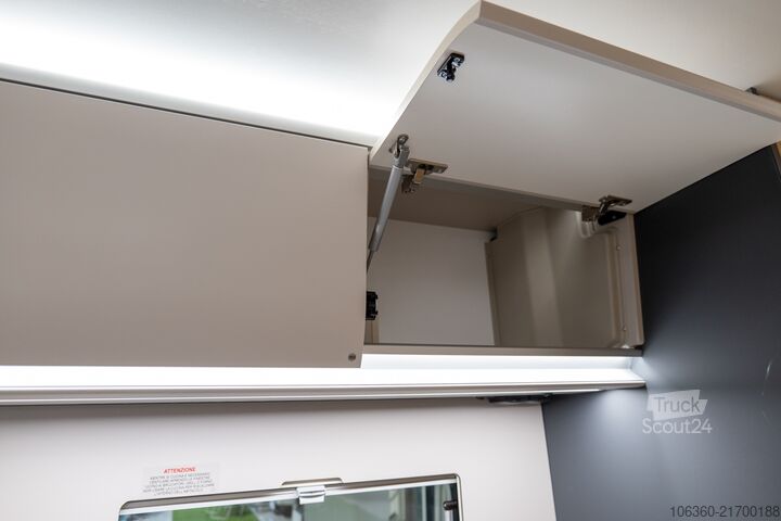 ADRIA CORAL XL AXESS 600 DP - SPEED EDITION MANSARDATO GEBRAUCHT ADRIA CORAL XL AXESS 600 DP - SPEED EDITION