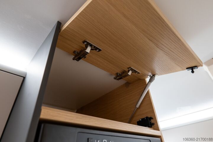 ADRIA CORAL XL AXESS 600 DP - SPEED EDITION MANSARDATO GEBRAUCHT ADRIA CORAL XL AXESS 600 DP - SPEED EDITION