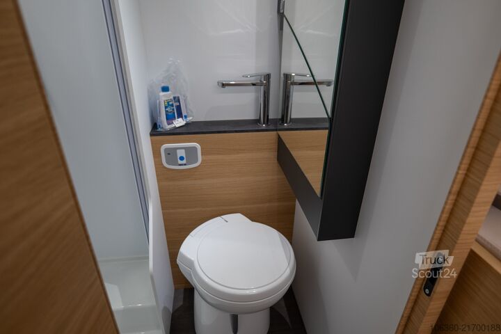 ADRIA CORAL XL AXESS 600 DP - SPEED EDITION MANSARDATO GEBRAUCHT ADRIA CORAL XL AXESS 600 DP - SPEED EDITION