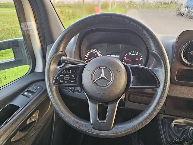 Valigia MERCEDES-BENZ SPRINTER 516 Bakwagen Laadklep!