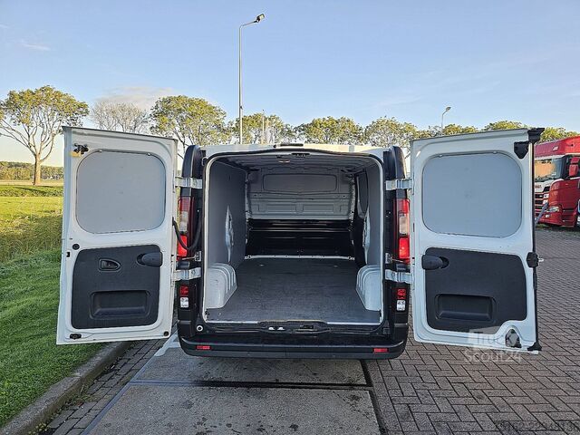 Kombi med högt tak RENAULT TRAFIC 2.0 DCI L2H1 Camera 136pk!!
