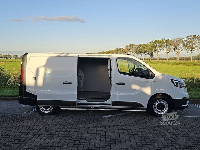 Kombi med högt tak RENAULT TRAFIC 2.0 DCI L2H1 Camera 136pk!!