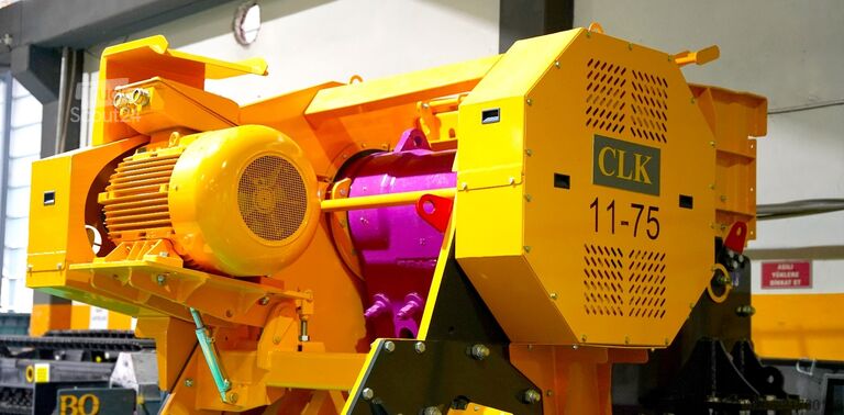 Attrezzatura di frantumazione FABO Crusher 200-300 TPH Jaw Crusher CLK-1175