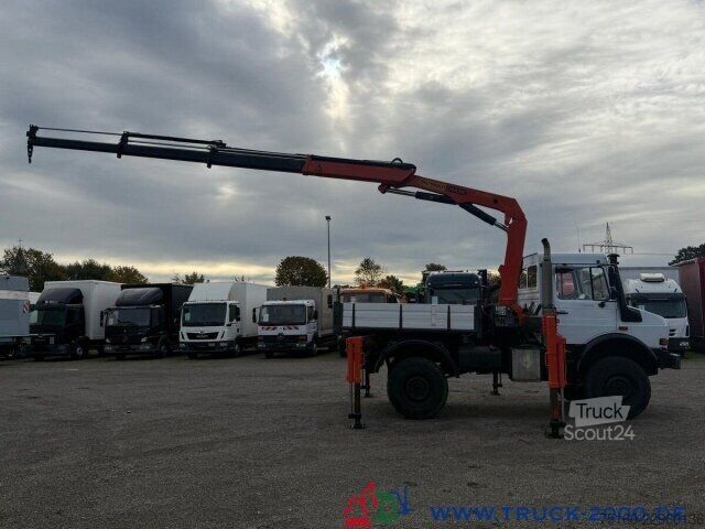 Lastebil med plan Unimog U4000 4x4 Palfinger Kran PK10501 Hakenhöhe 11,5M