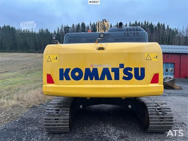 Paletli ekskavatör Komatsu PC240LC-11E0 crawler excavator with Rototilt and g