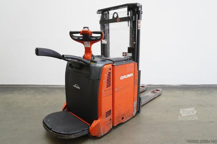 Apilador manual Linde D 12 AP 133