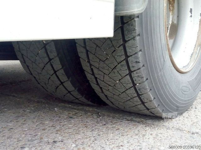 Tenteli düz yataklı kamyon IVECO 150E28,LBW,Euro-5