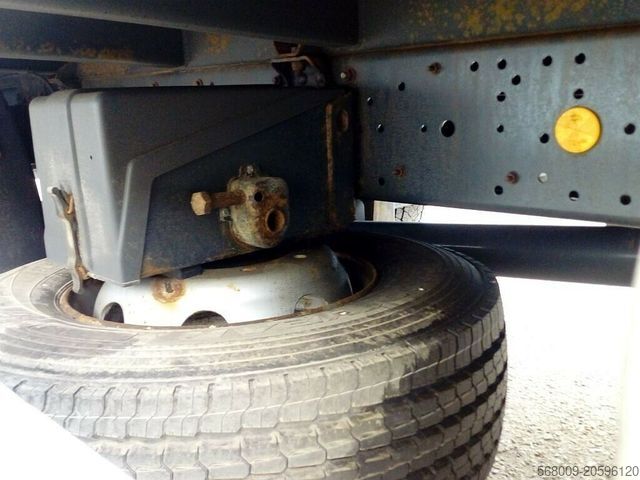 Tenteli düz yataklı kamyon IVECO 150E28,LBW,Euro-5