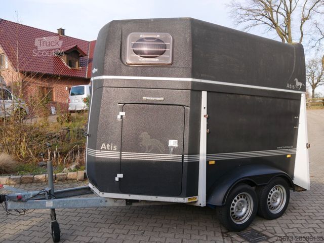 Paardentransportaanhanger HUMBAUR Atis 2 Pferde Sattelkammer