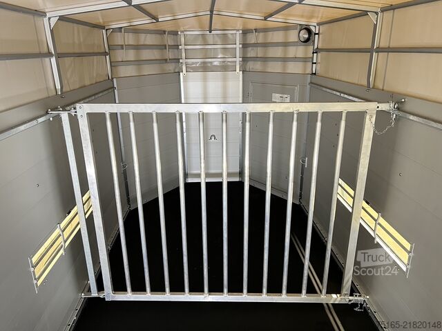 прицеп для перевозки скота Böckmann VA 4520/35 Plane Viehanhänger