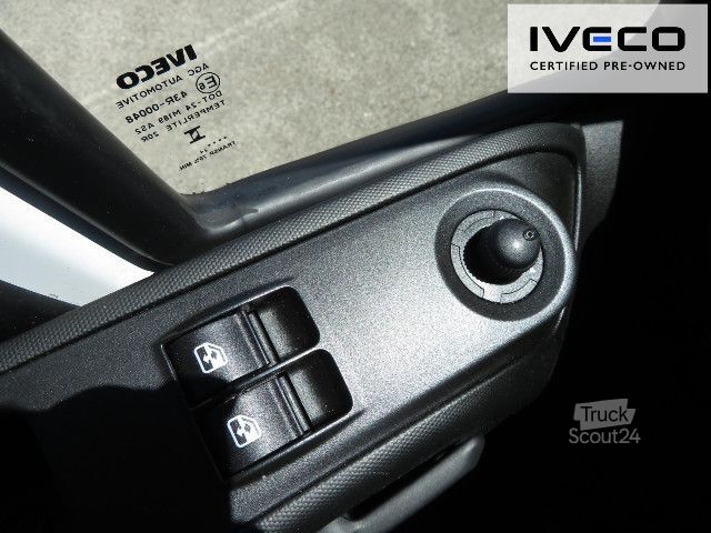 Transporter mit Koffer IVECO Daily 35S14HA8 Koffer/Hecktüren Klima, Kamera