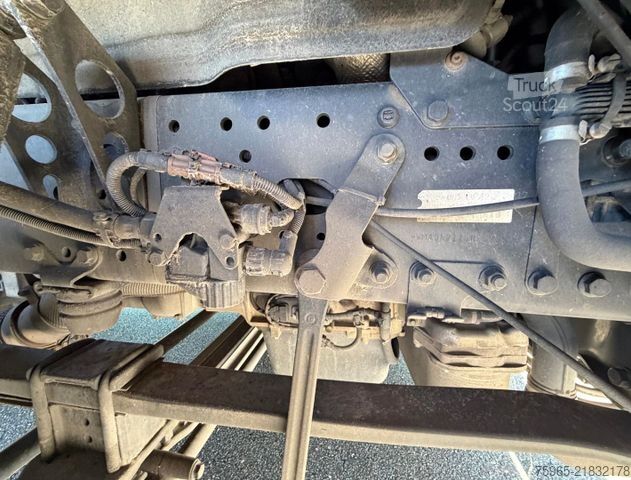 Standardni tegljač MAN TGX 18.460 EURO 6 SMART TACHO 2X TANKS PARK AIRC