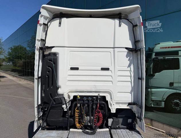 Standardni tegljač MAN TGX 18.460 EURO 6 SMART TACHO 2X TANKS PARK AIRC