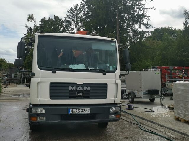 Truck with crane superstructure MAN TGL 12.210 4x2