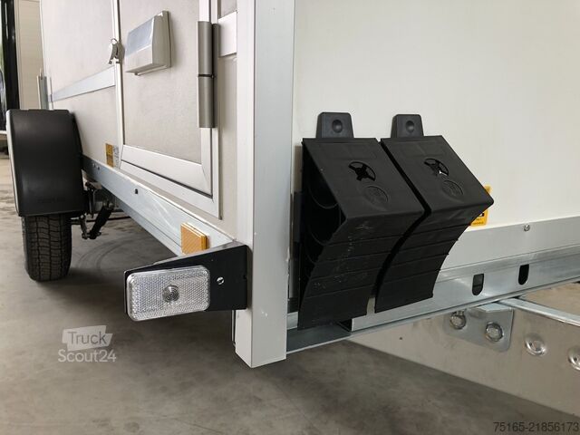 κλειστό ρυμουλκούμενο Blyss F1330HD Rampe Tür 2 Fenster Kofferanhänger