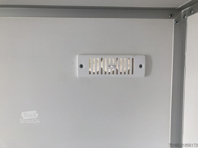 Kofferanhänger Blyss F1330HD Rampe Tür 2 Fenster Kofferanhänger