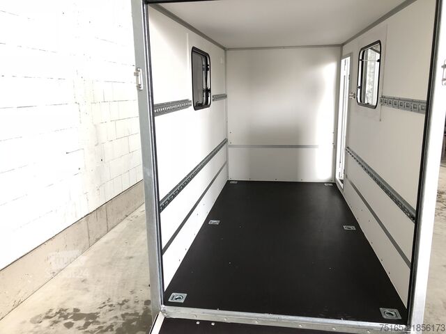 Kofferanhänger Blyss F1330HD Rampe Tür 2 Fenster Kofferanhänger