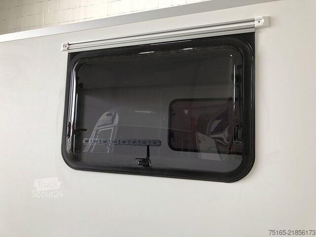 κλειστό ρυμουλκούμενο Blyss F1330HD Rampe Tür 2 Fenster Kofferanhänger