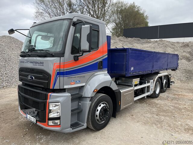 Transport de conteneurs (chariot élévateur) FORD F-Line 1833 6x2 - HYVA TITAN 20T systeem