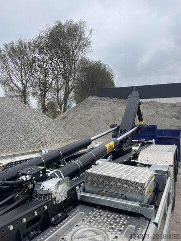 Transport de conteneurs (chariot élévateur) FORD F-Line 1833 6x2 - HYVA TITAN 20T systeem