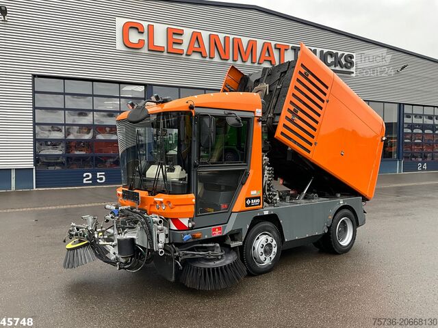 Veegmachine Ravo 580 with 3-rd brush