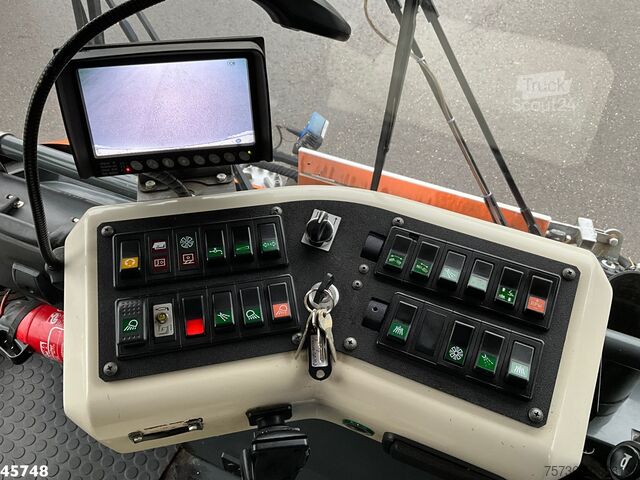 Veegmachine Ravo 580 with 3-rd brush