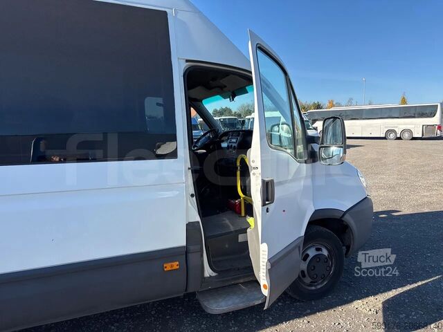 نقل الركاب IVECO Kapena