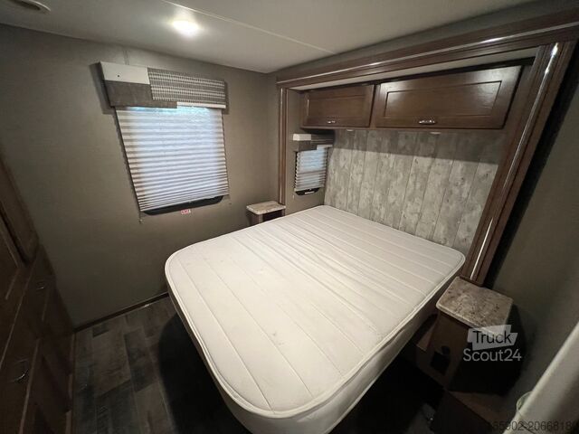 Автодом Alcove Winnebago Outlook 2 Slides LPG