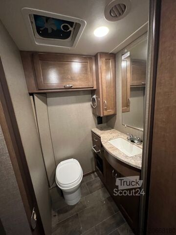 Автодом Alcove Winnebago Outlook 2 Slides LPG