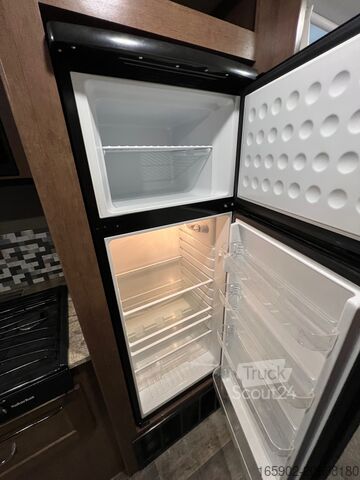 Автодом Alcove Winnebago Outlook 2 Slides LPG