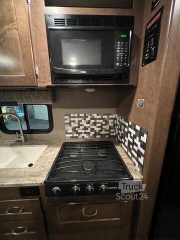 Автодом Alcove Winnebago Outlook 2 Slides LPG