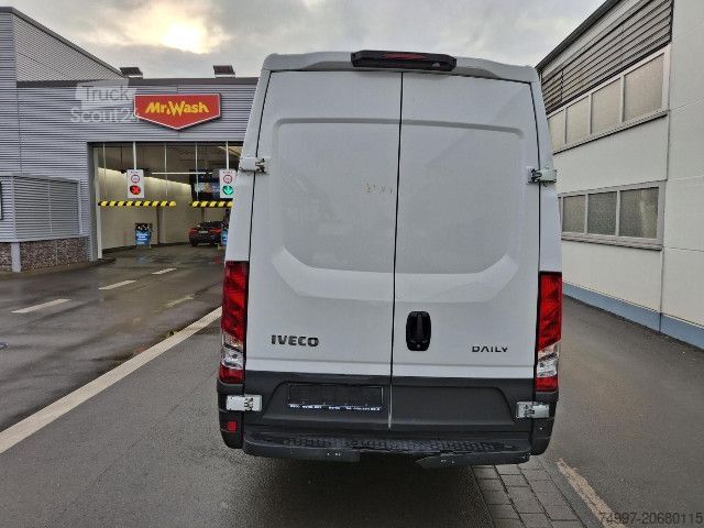 Dubă cu acoperiș înalt IVECO 35S16A8 V / Hi-Matic / Tempomat / Kamera / Klima