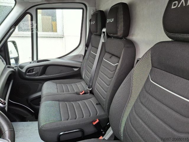 Dubă cu acoperiș înalt IVECO 35S16A8 V / Hi-Matic / Tempomat / Kamera / Klima