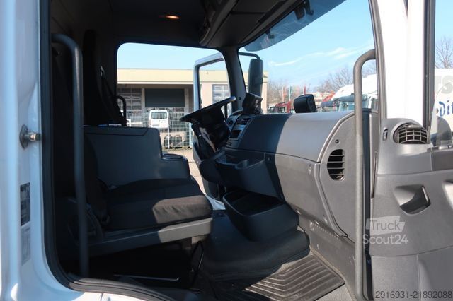 Furgoneta caja MERCEDES-BENZ Atego 818 1.Hand / Ladeboardwand Nr.1233