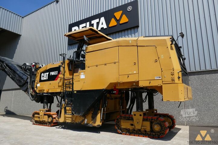 Asfalta dzirnavas Caterpillar PM622