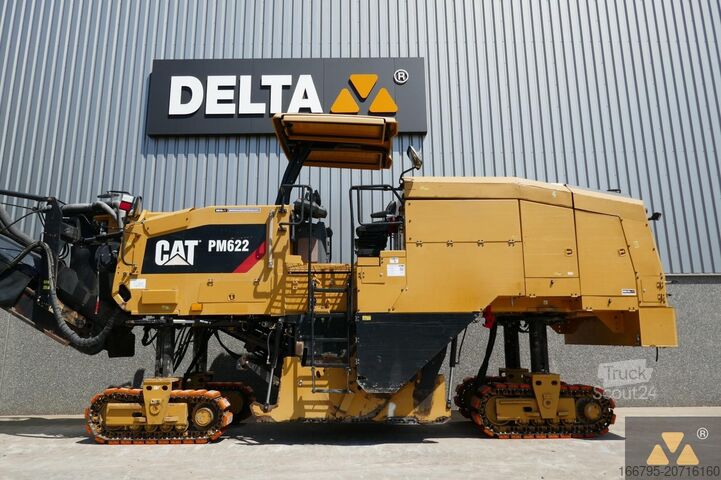 Asfalta dzirnavas Caterpillar PM622