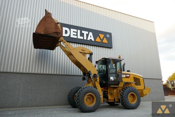 Riteņu iekrāvēji Caterpillar 930M