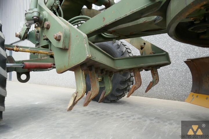 Greideris Caterpillar 130G Ex-army